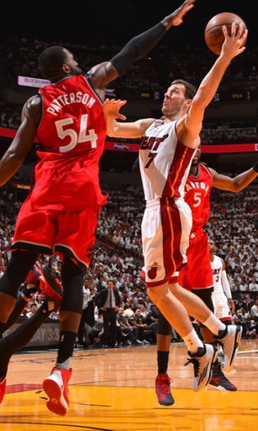 Dragic, Wade lead Heat past Raptors 103-91 _ and into Game 7